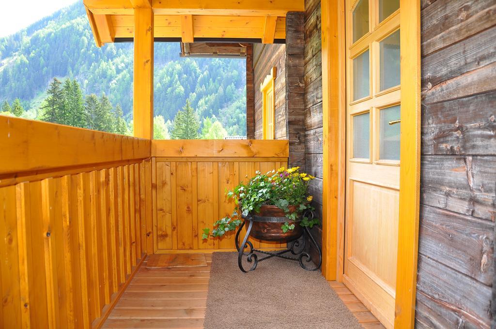Ferienwohnungen Niederarnigerhof Familie Bauernfeind Kals-am Großglockner Eksteriør billede