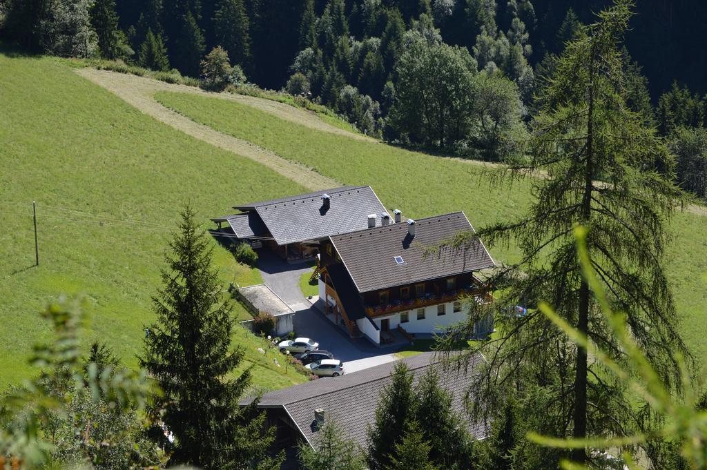 Ferienwohnungen Niederarnigerhof Familie Bauernfeind Kals-am Großglockner Eksteriør billede