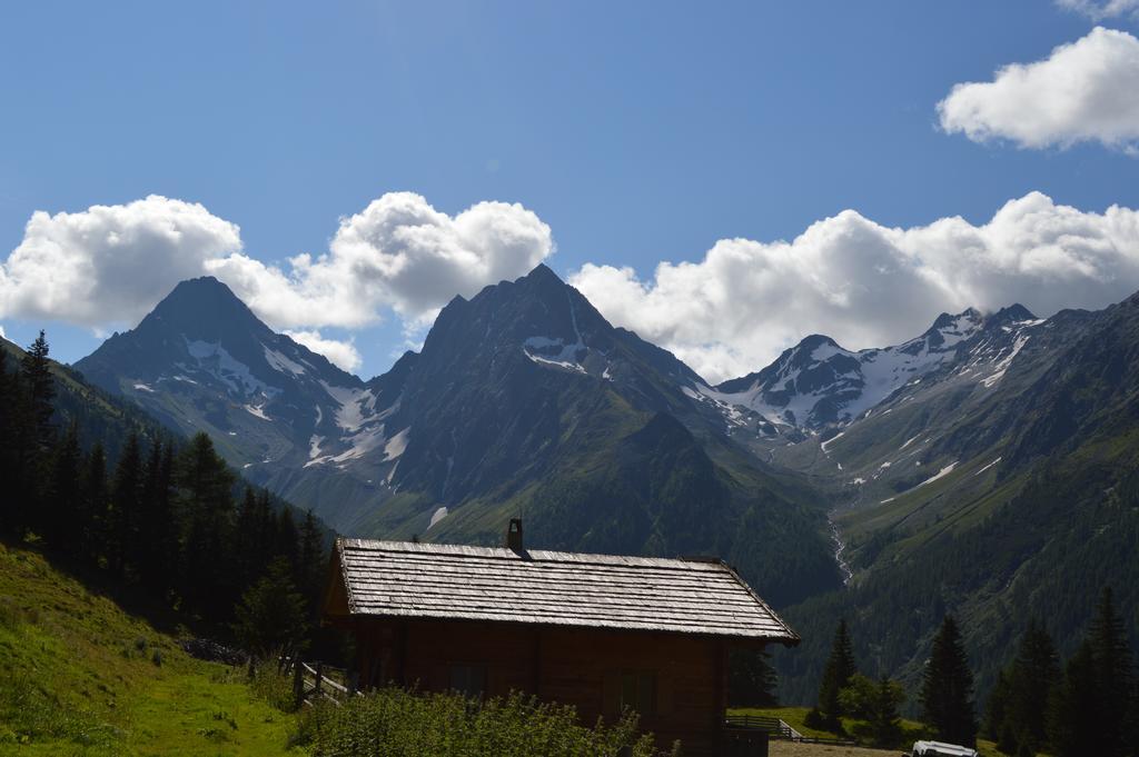 Ferienwohnungen Niederarnigerhof Familie Bauernfeind Kals-am Großglockner Eksteriør billede