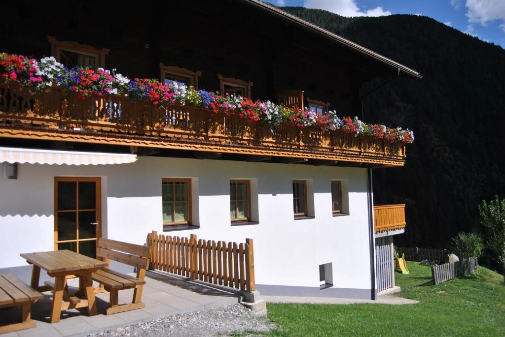 Ferienwohnungen Niederarnigerhof Familie Bauernfeind Kals-am Großglockner Eksteriør billede